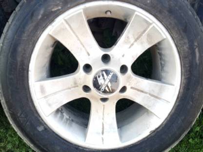 Bild 3:Alufelgen und Reifen