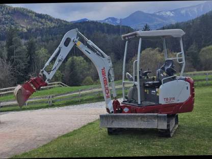 Bild 4:Takeuchi TB216 mit Powertilt