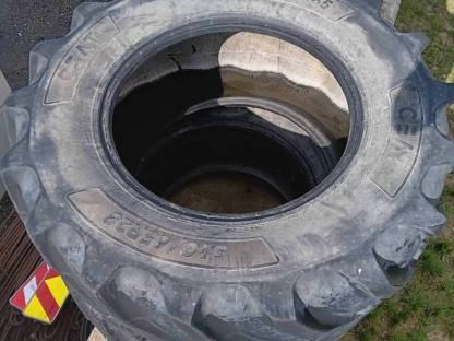 Reifen 540/65 R28