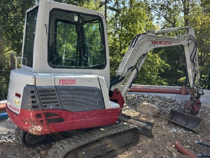 Takeuchi TB228