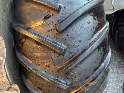 Bild 4:Breitreifen, Zwillingsreifen, Zusatzgitterräder