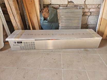 Bild 2:Aufsatzkühlung mit Glasaufbau