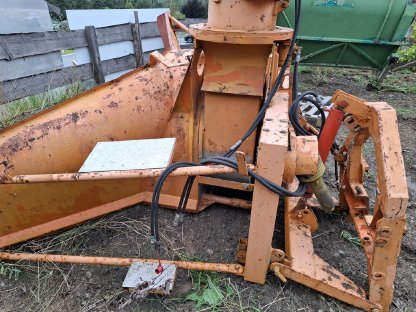 Bild 3:Kahlbacher Seitenwallfräse KS110