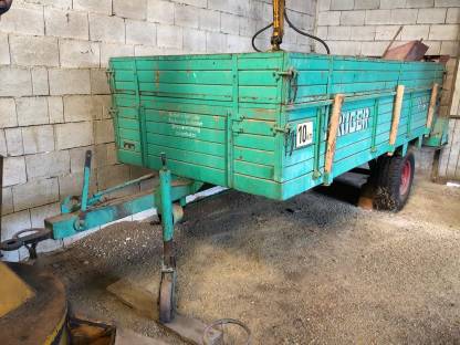 Bild 2:Miststreuer Krüger H4