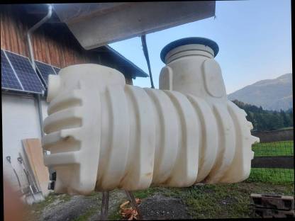 Trinkwasser-Speicher mit Verrohrung