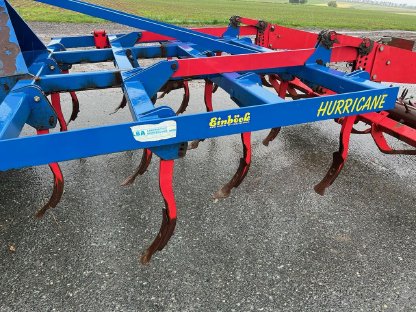 Bild 2:Landwirtschaftliche Geräte zum Verkauf