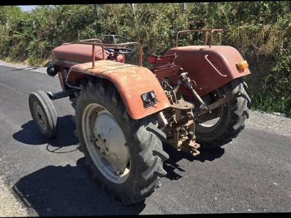 Bild 4:Massey Ferguson 42 PS Traktor