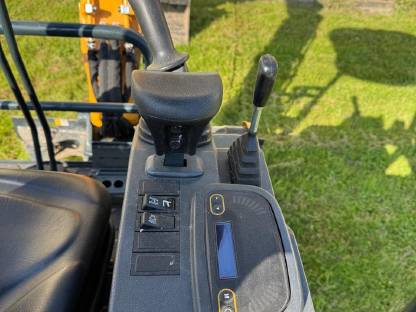 Bild 8:Neuwertiger Bagger Hyundai 17Z-9A