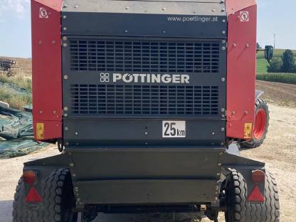 Bild 2:Rundballenpresse Pöttinger Varioprofi 6165 LSC