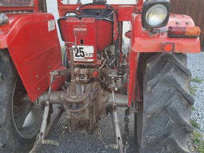 Bild 4:Massey Ferguson 235