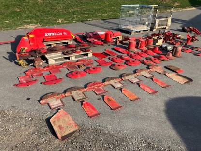 Bild 8:Pöttinger Mähwerk Teile