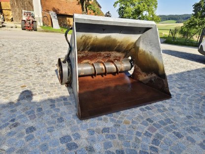 Bild 4:Fliegl Einfütterschaufel