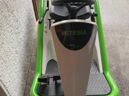 Bild 3:Etesia Rasentraktor