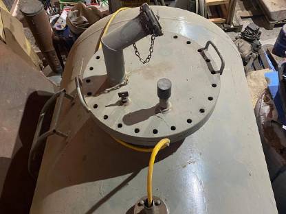 Bild 3:9.000-Liter-Tankstelle mit Zapfsäule