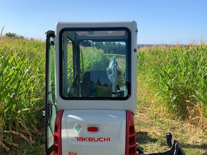 Bild 5:Takeuchi TB216