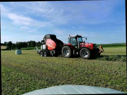 Bild 2:Mais- oder Gras-Silage-Rundballen
