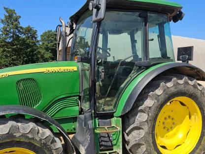 Bild 3:John Deere 5820