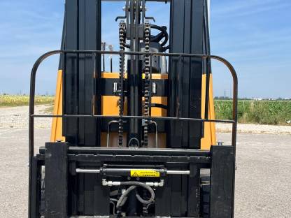 Bild 4:1,5 t Elektrostapler Triplexmast 25 Bstd.