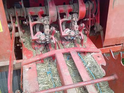 Bild 3:New Holland Ballenpresse