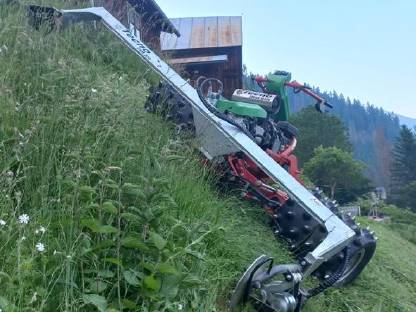 Bild 2:Tecno Motormäher mit Busatis Mähbalken