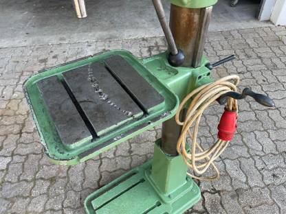Bild 5:Ständerbohrmaschine