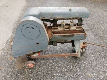 Bild 2:Eisenbügelsäge