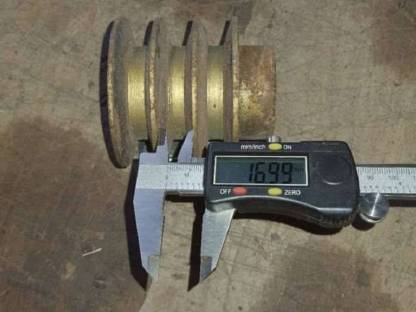 Bild 3:3-rillige Keilriemenscheibe 8 cm Ø Bohrung 38 mm Ø