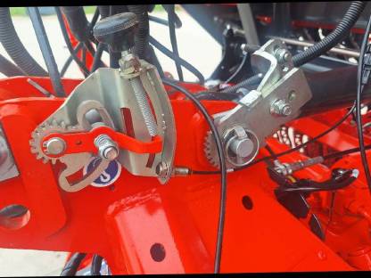 Bild 3:Kuhn HR 3040 mit Sitera 3030-24 E Isobus Sähkombi