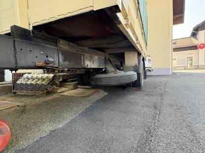 Bild 4:Planenanhänger