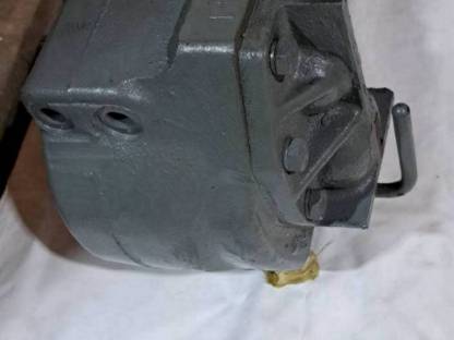 Bild 4:Hydraulik für Steyr T80 - 182