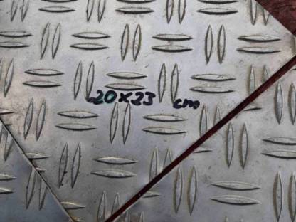 Bild 2:Alu Blechreste Tränenblech