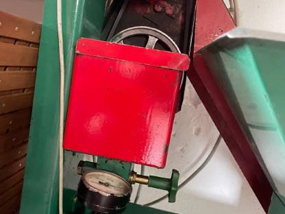 Bild 6:Obstpresse mit Mühle Voran 100 P1