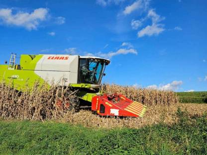 Bild 3:Lohndreschen Claas Tucano 430