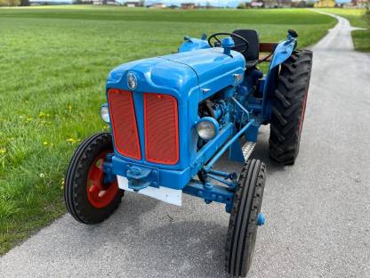 Bild 3:Oldtimer Traktor Fordson Major EZ 1956