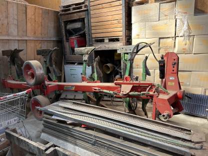 Bild 2:Schreiber Pflug 4-Schar-Wendepflug