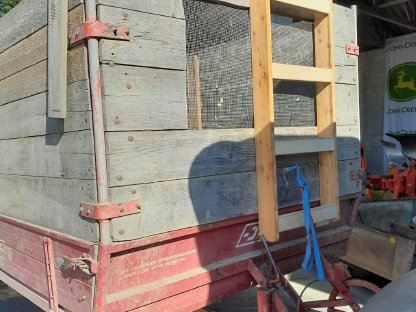 Bild 2:JF Kratzbodenanhänger 7 m³