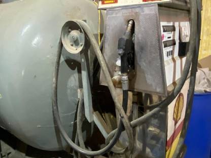 Bild 2:9.000-Liter-Tankstelle mit Zapfsäule