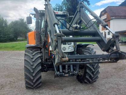 Bild 6:Steyr 6145 mit Hauer POMC 150