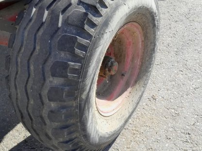 Bild 5:JF Kratzbodenanhänger 7 m³