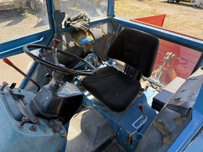 Bild 8:Traktor Ford 5610 inkl. Kippmulde