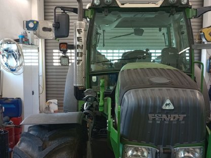 Bild 4:Auspuffblech Fendt 200 Vario