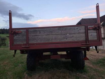 Bild 5:Anhänger für Traktor