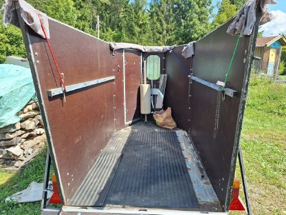 Bild 4:Pferdeanhänger