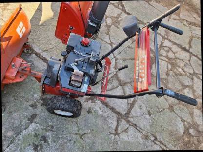 Bild 4:Schneefräse MTD