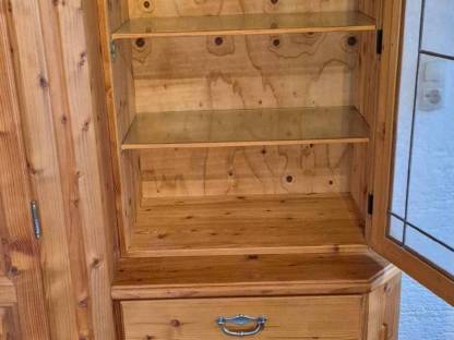 Bild 4:Bauernschrank