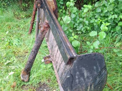 Bild 5:Schneeschild 2 m breit, sehr stabil