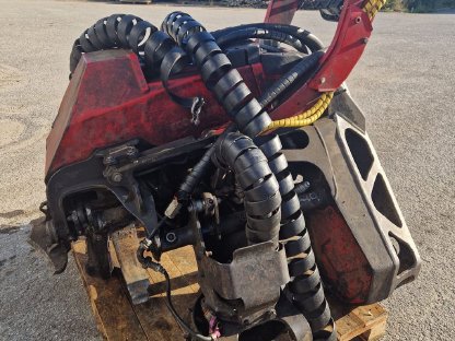 Bild 2:Komatsu 124 Entastungsgerät