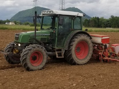Bild 7:Fendt 209 S mit Neumeier Breitkabine