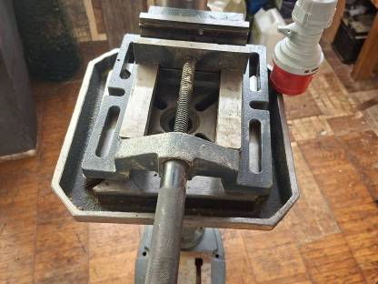 Bild 2:Säulenbohrmaschine