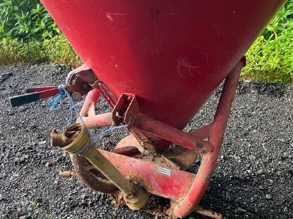 Bild 2:Düngestreuer, International 540